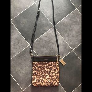 ♥️Coach Brown Ocelot North South Bag♥️